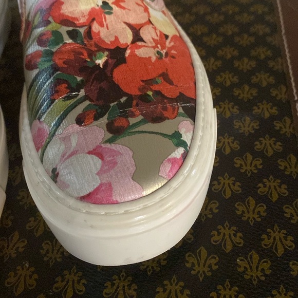 Gucci Floral-Print Skate Leather Slip-on Sneakers, Dry Rose, Pre-owned - Picture 2 of 10